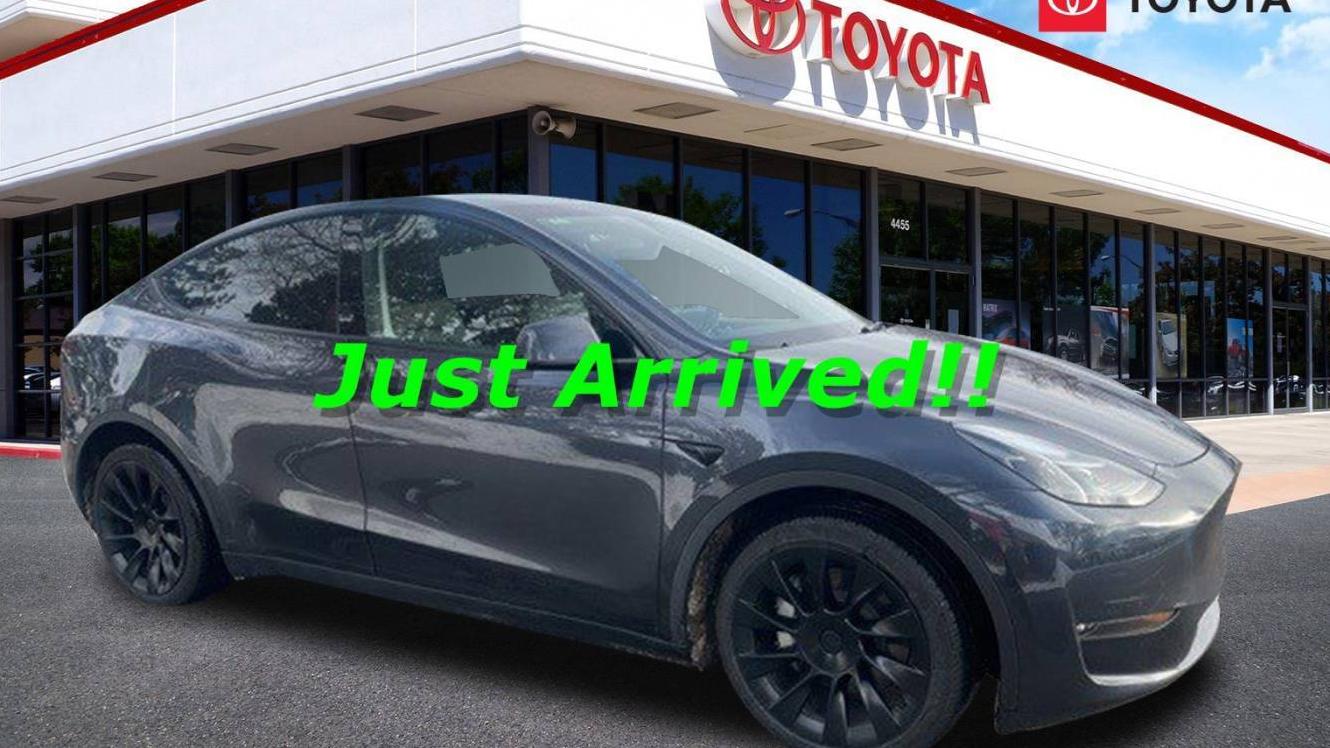 TESLA MODEL Y 2024 7SAYGDEE8RA230779 image